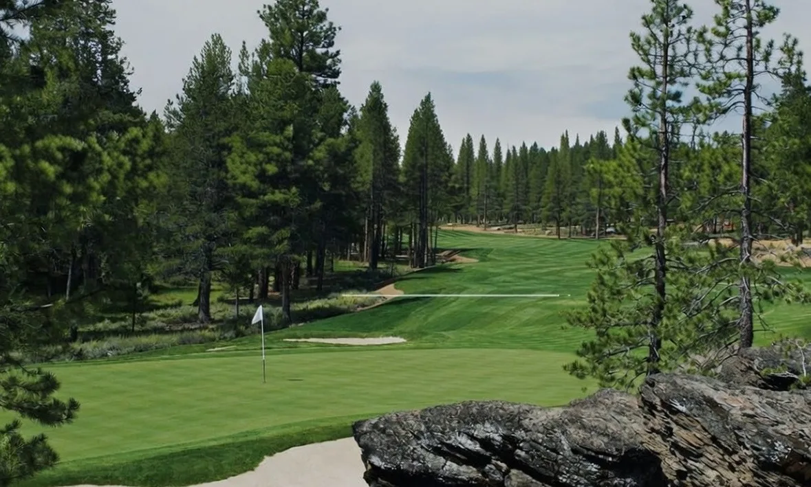 Gray’s Crossing in Truckee, California view of green on golf course<br />
